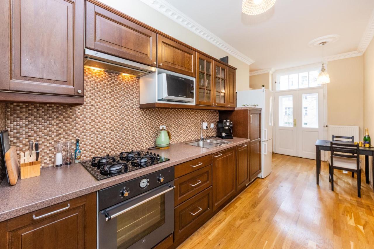 Apartmán Prostorný třípokojový apartmán u nábřeží Vltavy Praha Exteriér fotografie