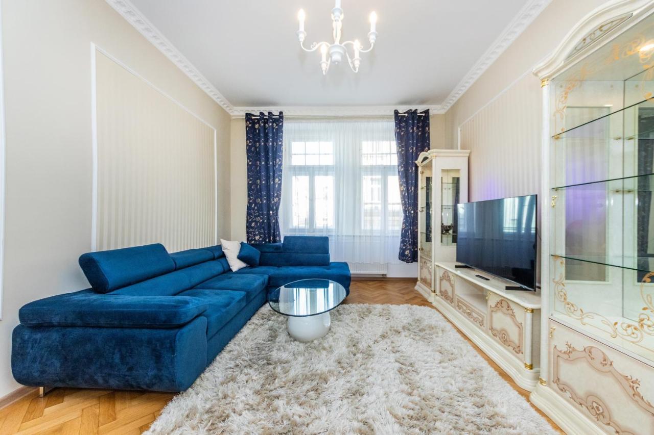 Apartmán Prostorný třípokojový apartmán u nábřeží Vltavy Praha Exteriér fotografie